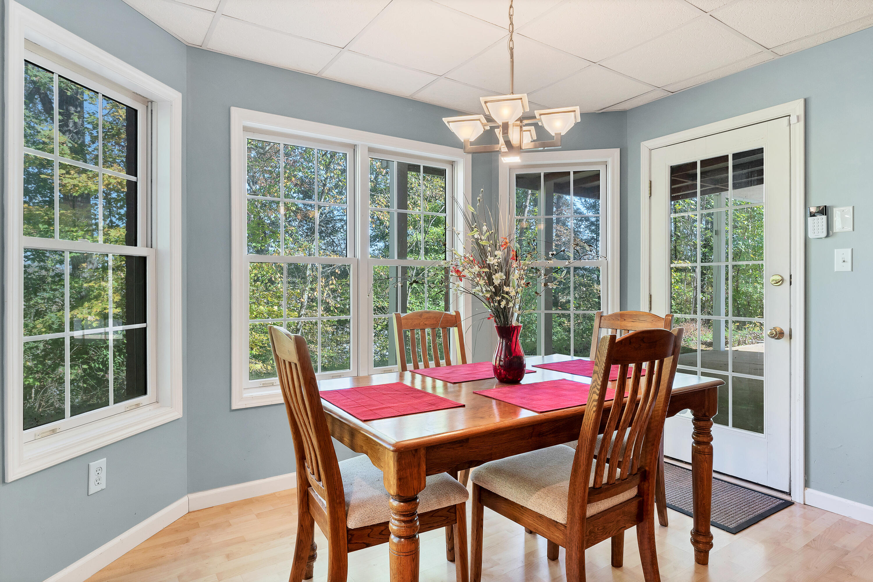 7526 Hodges Ferry Road