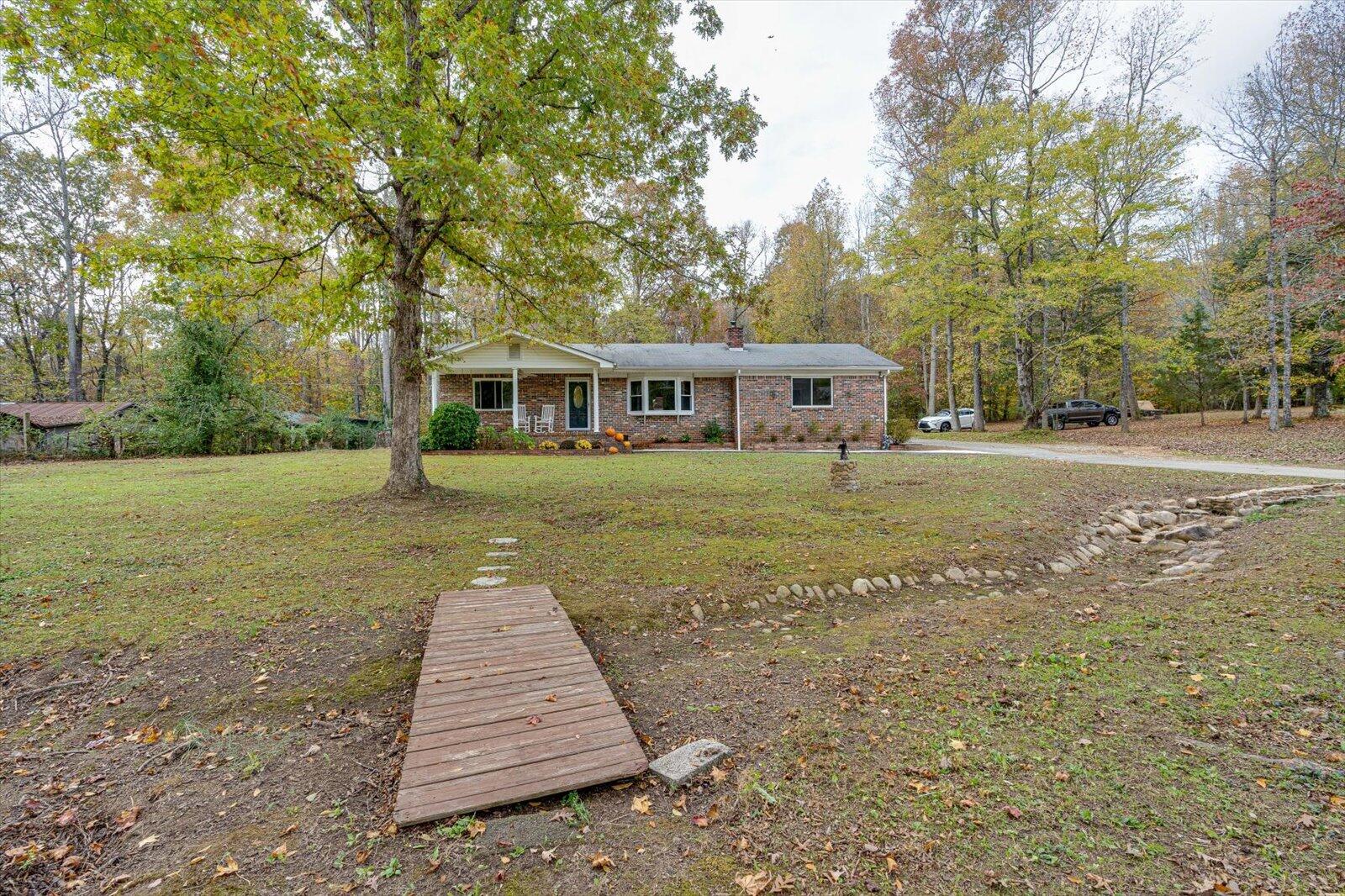5037 Johnston Road, McDonald