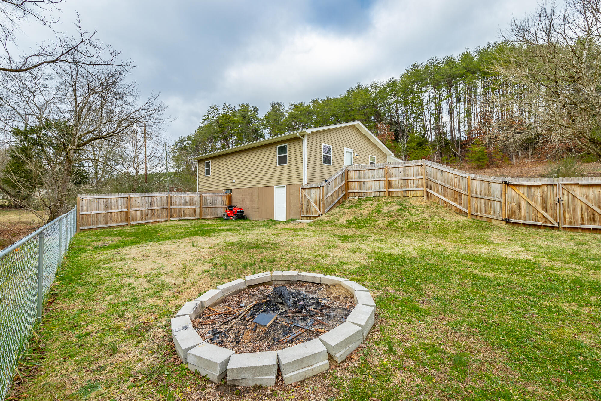 1960 White Oak Road