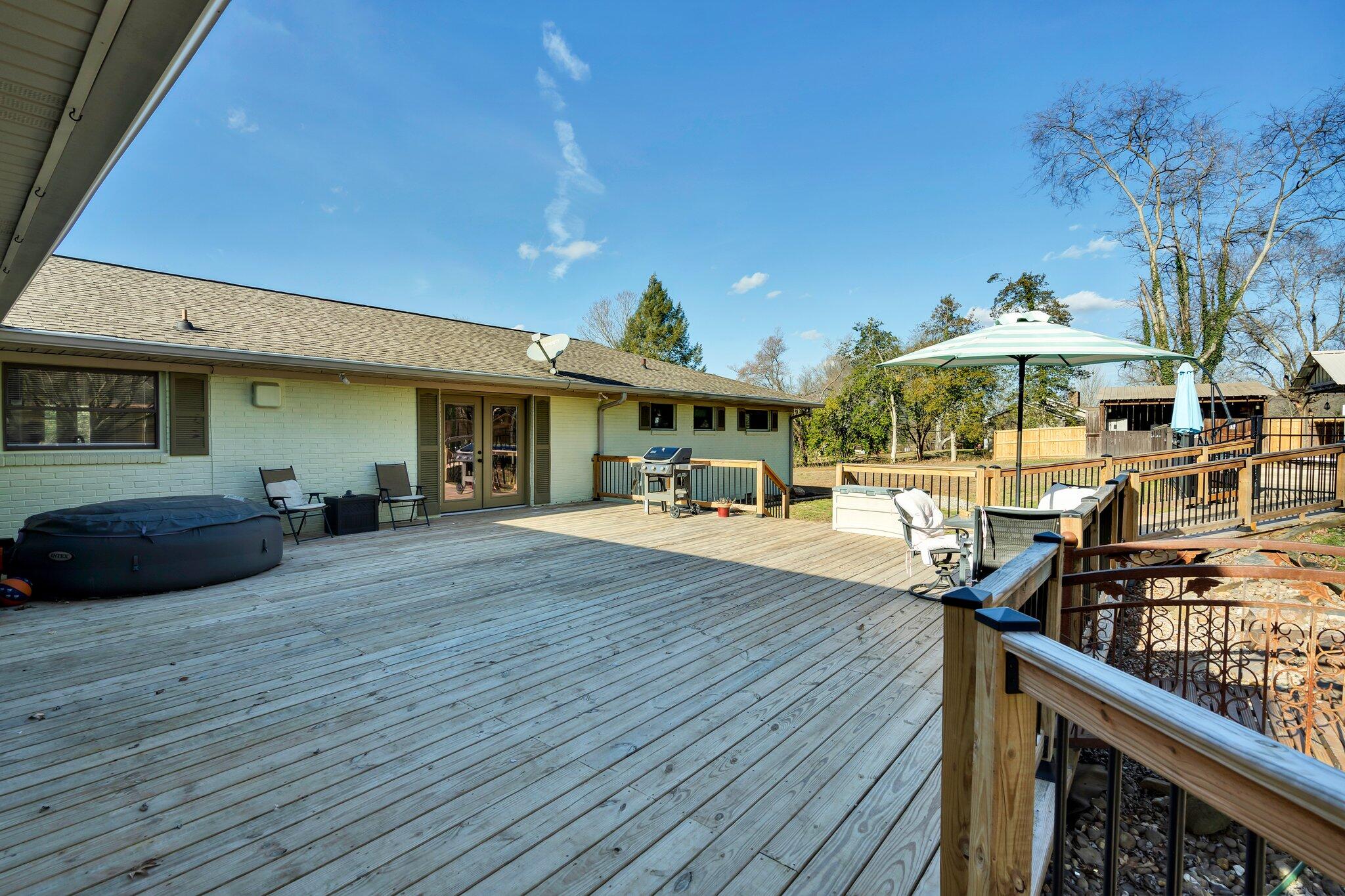 6230 North Lee Highway