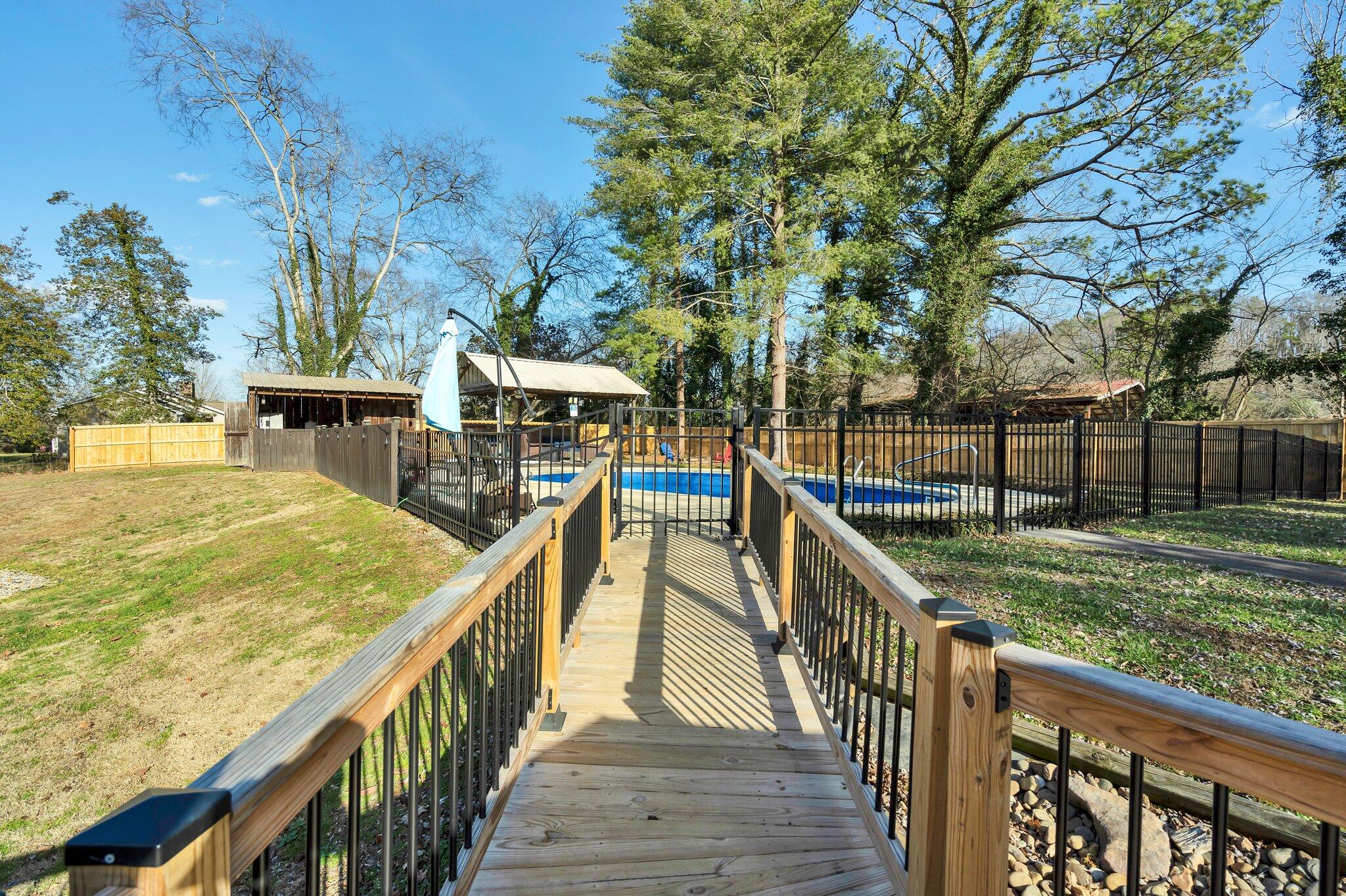 6230 North Lee Highway