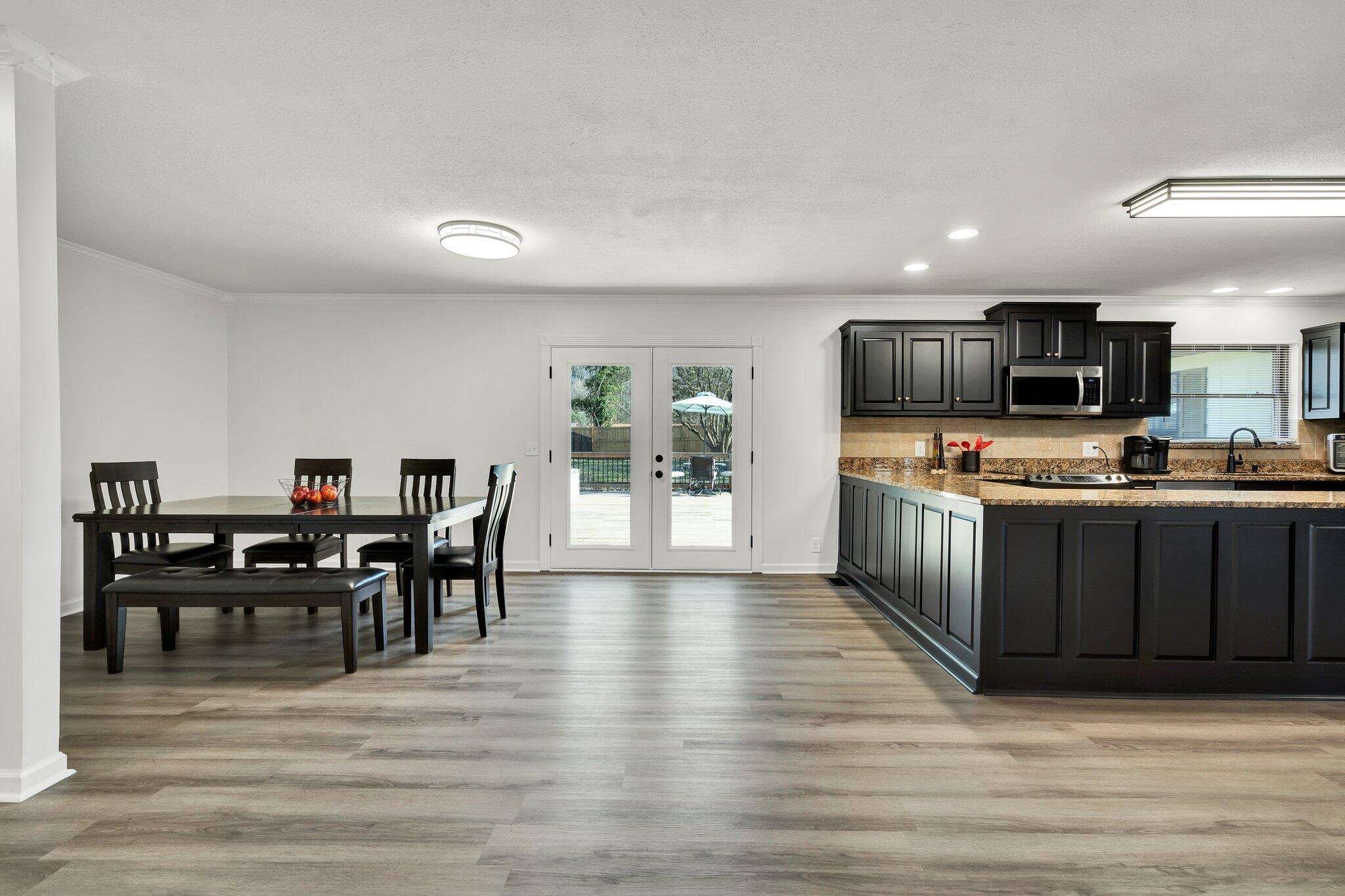 6230 North Lee Highway