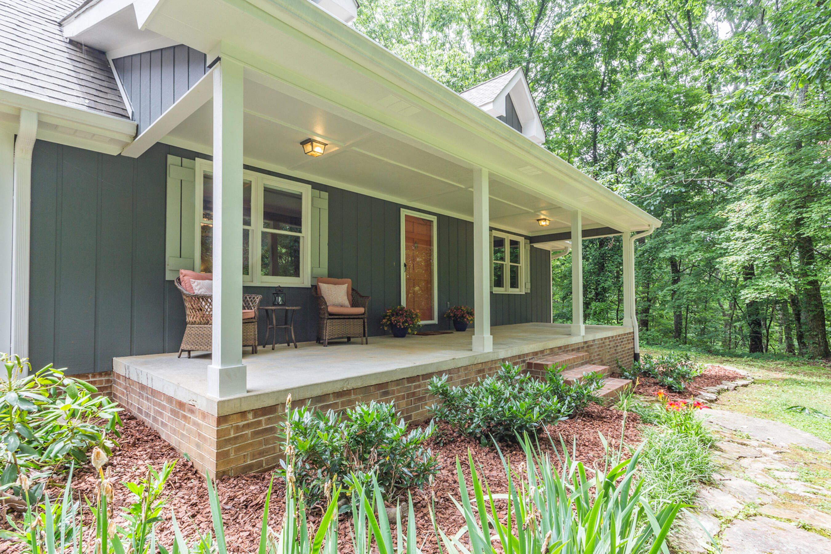 1200 Laurel Springs Way