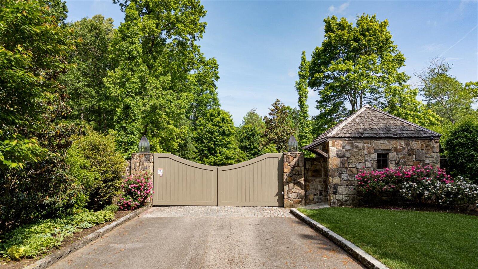115 Tremolat Lane