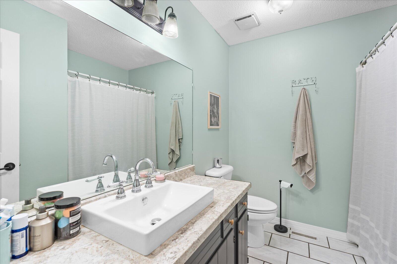 6415 Lake Meadows Drive