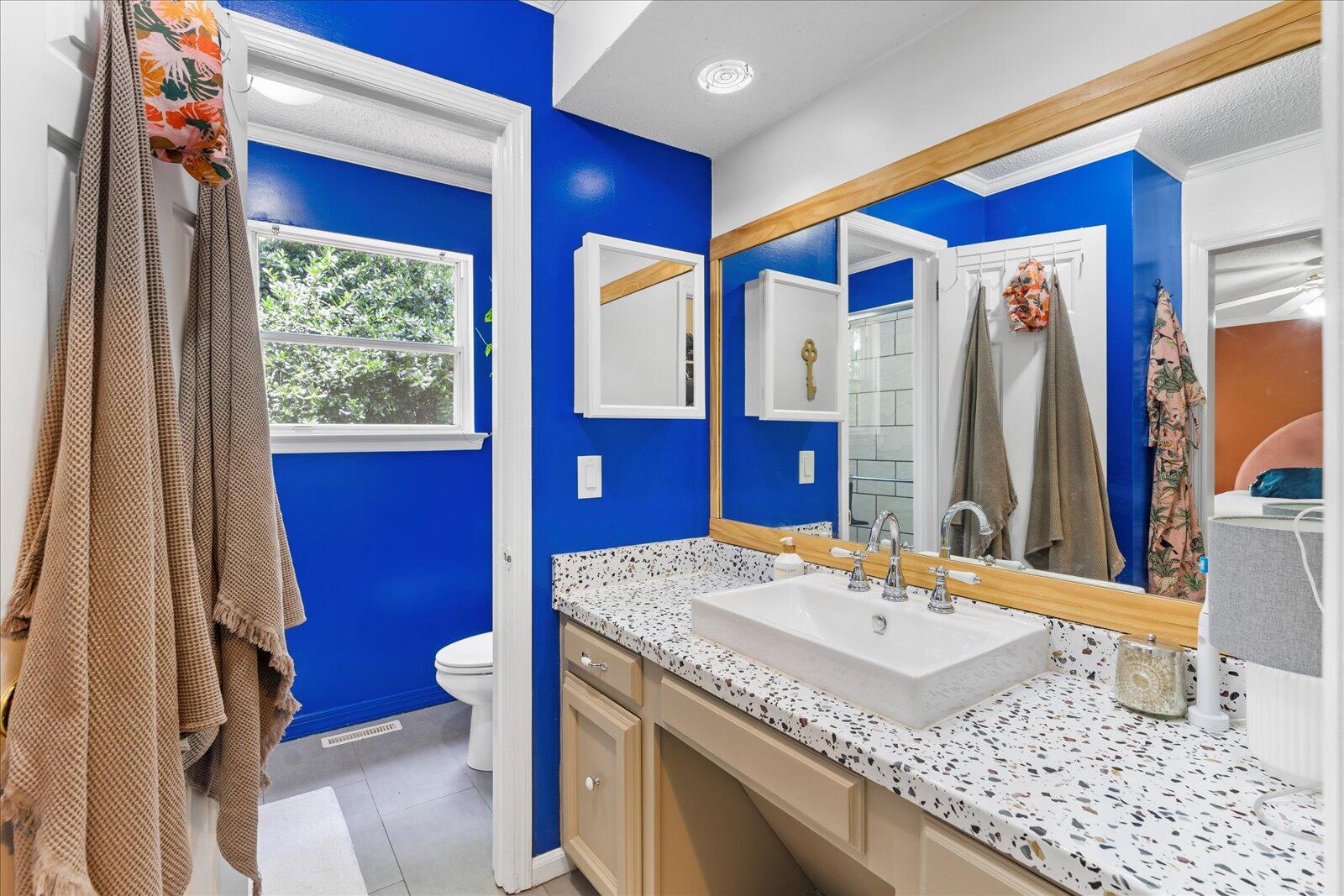 6415 Lake Meadows Drive