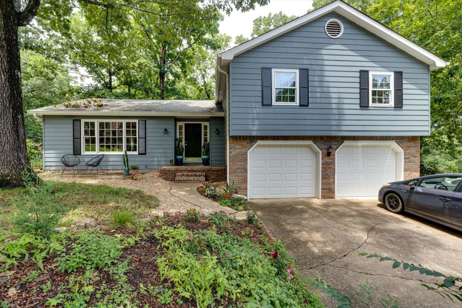 6415 Lake Meadows Drive