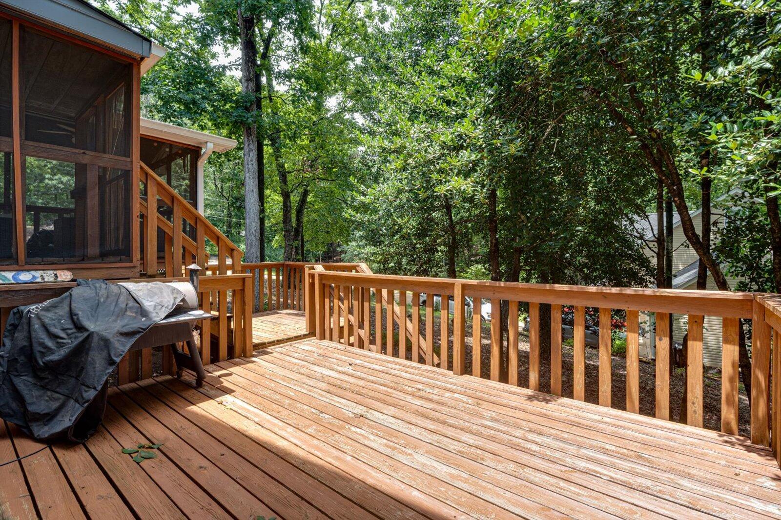 6415 Lake Meadows Drive