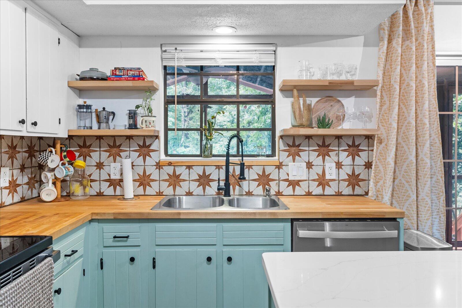 6415 Lake Meadows Drive