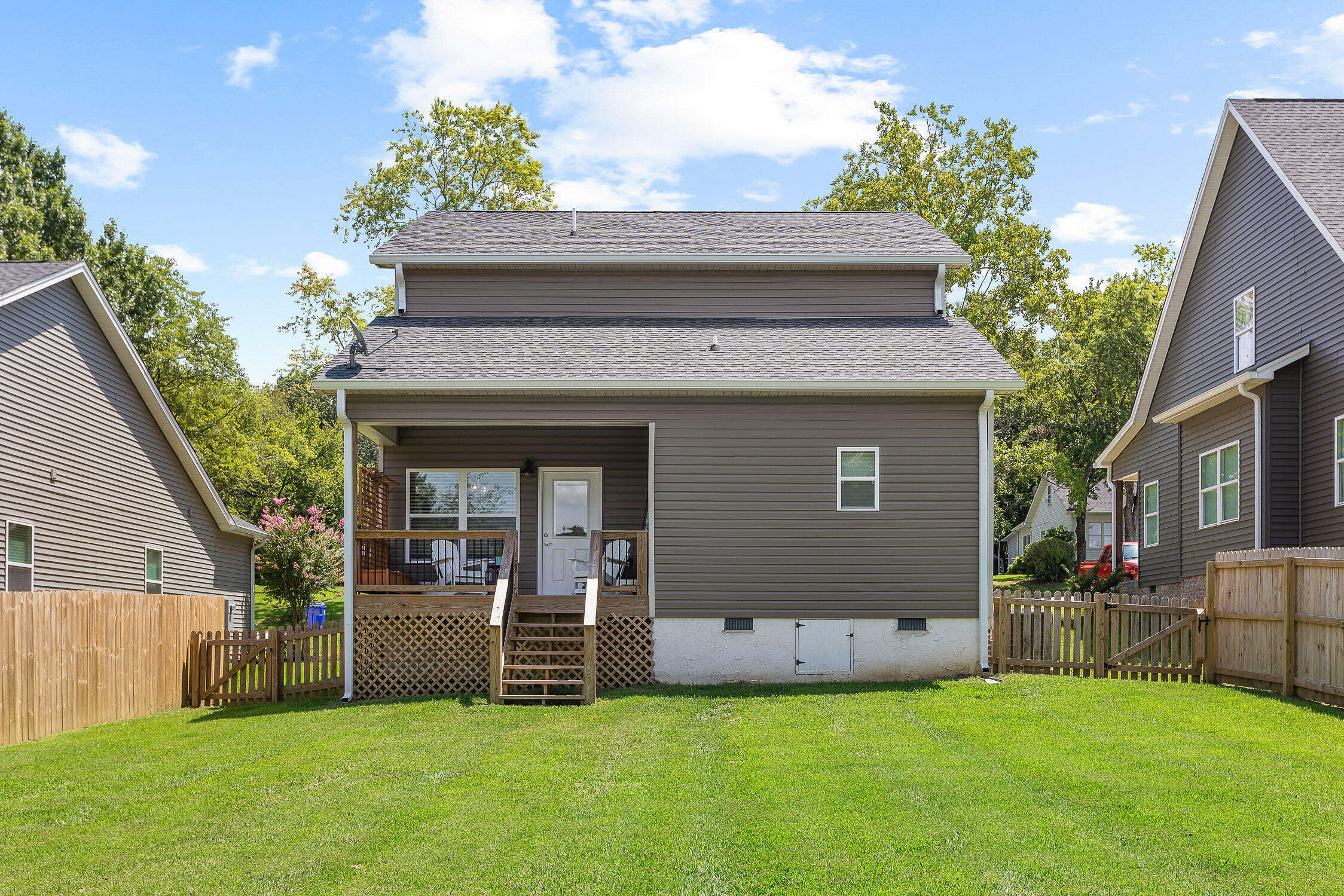 2013 Charles Street NE