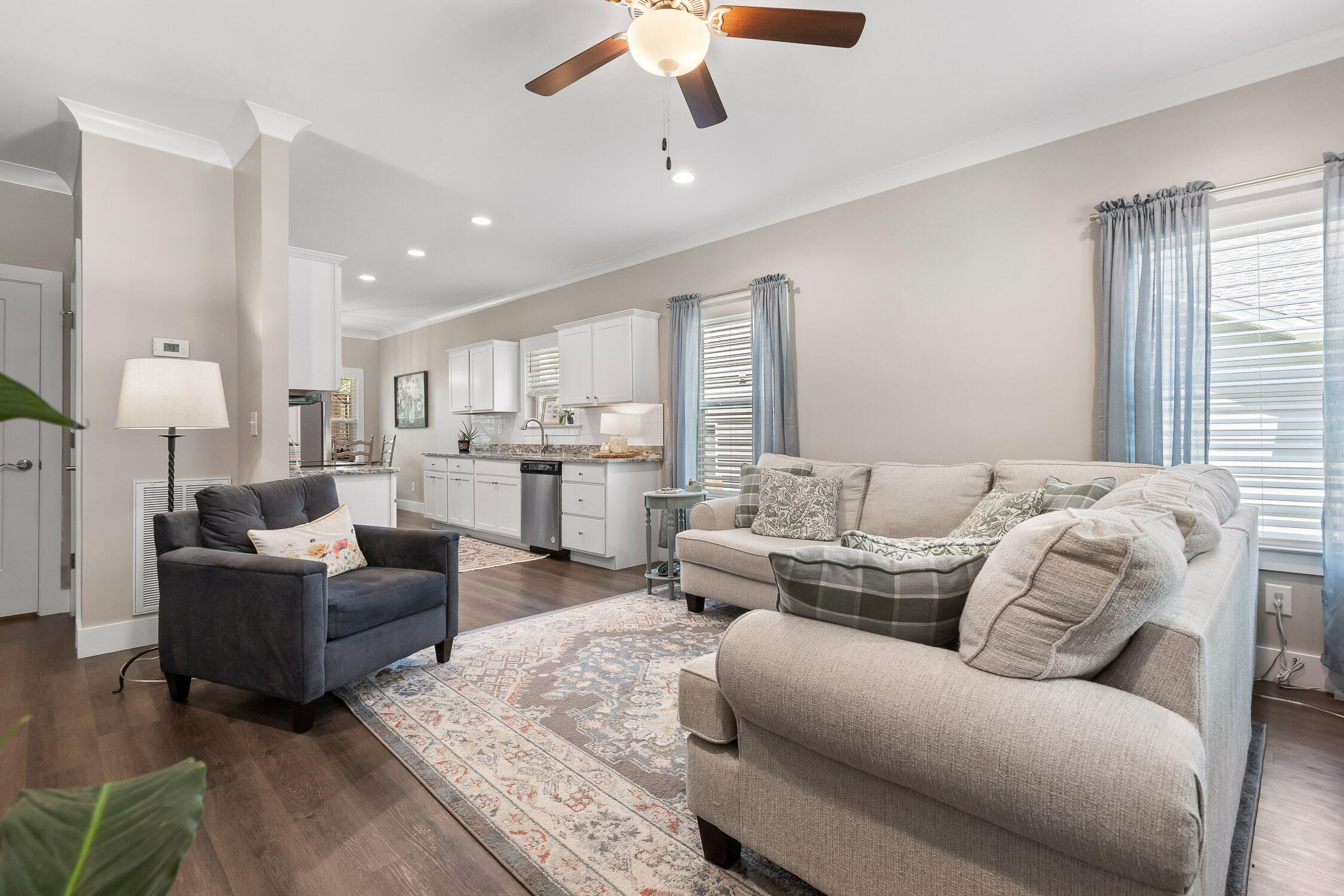 2013 Charles Street NE