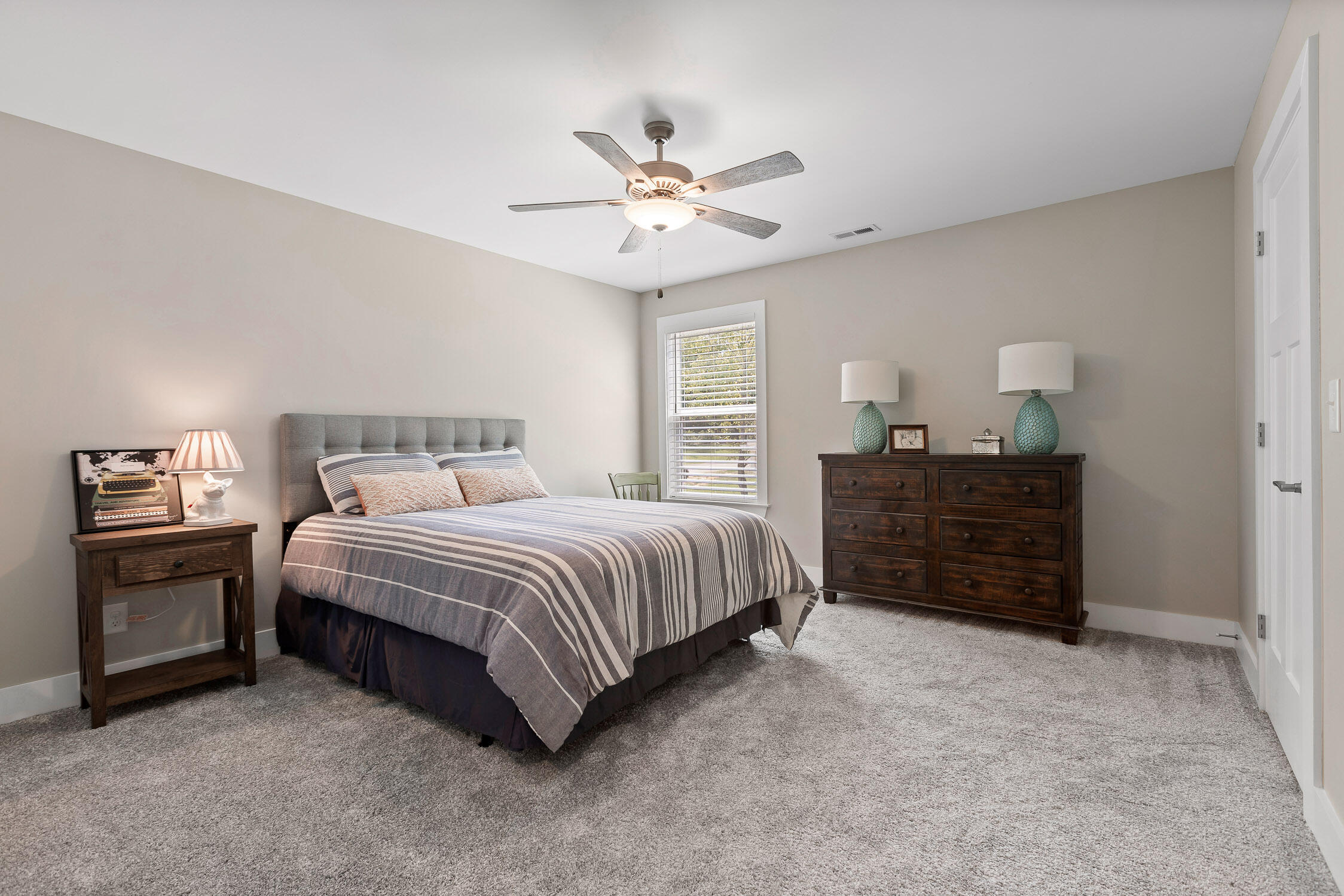 2013 Charles Street NE