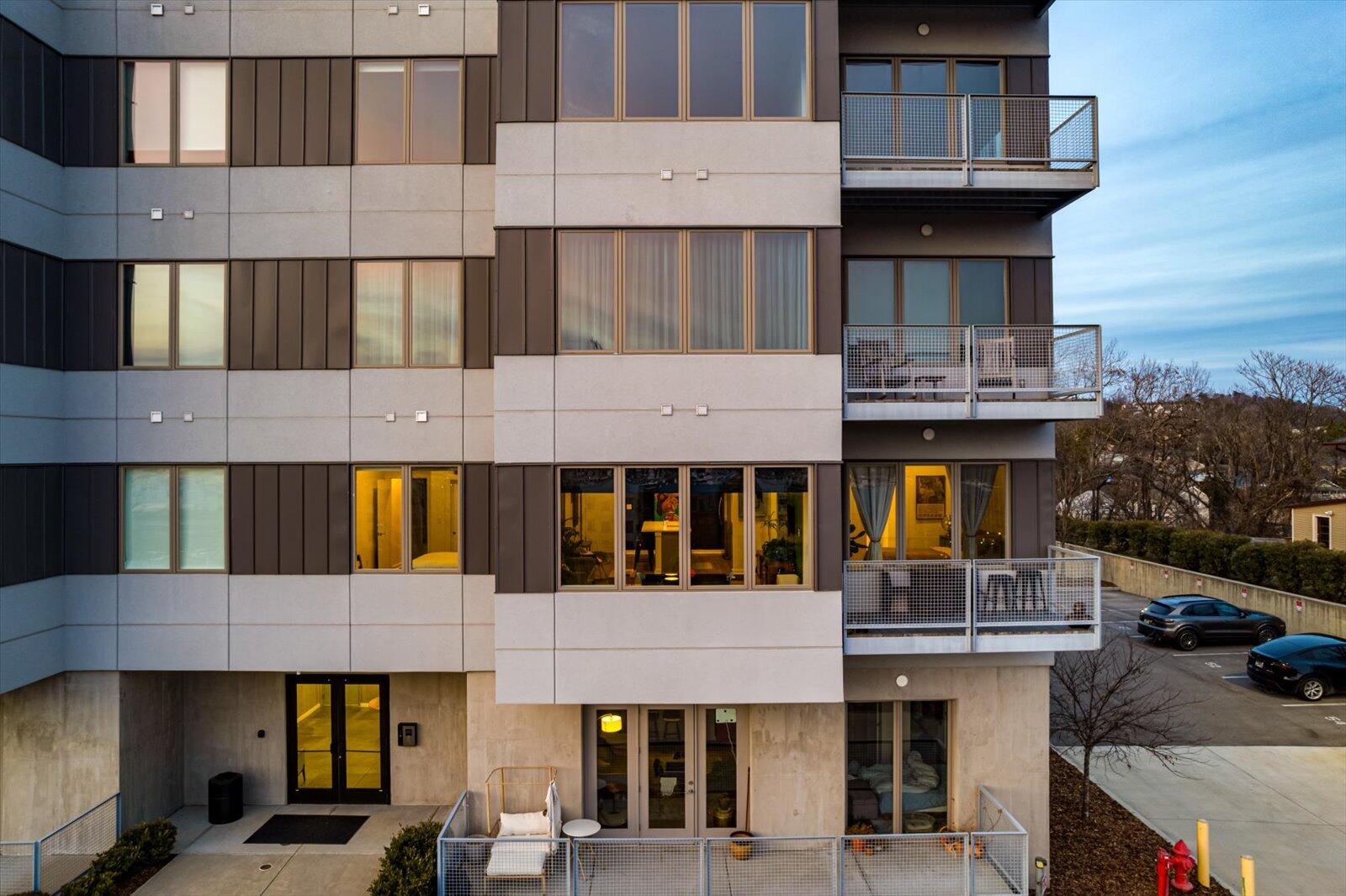 411 Fairpoint Street, 202