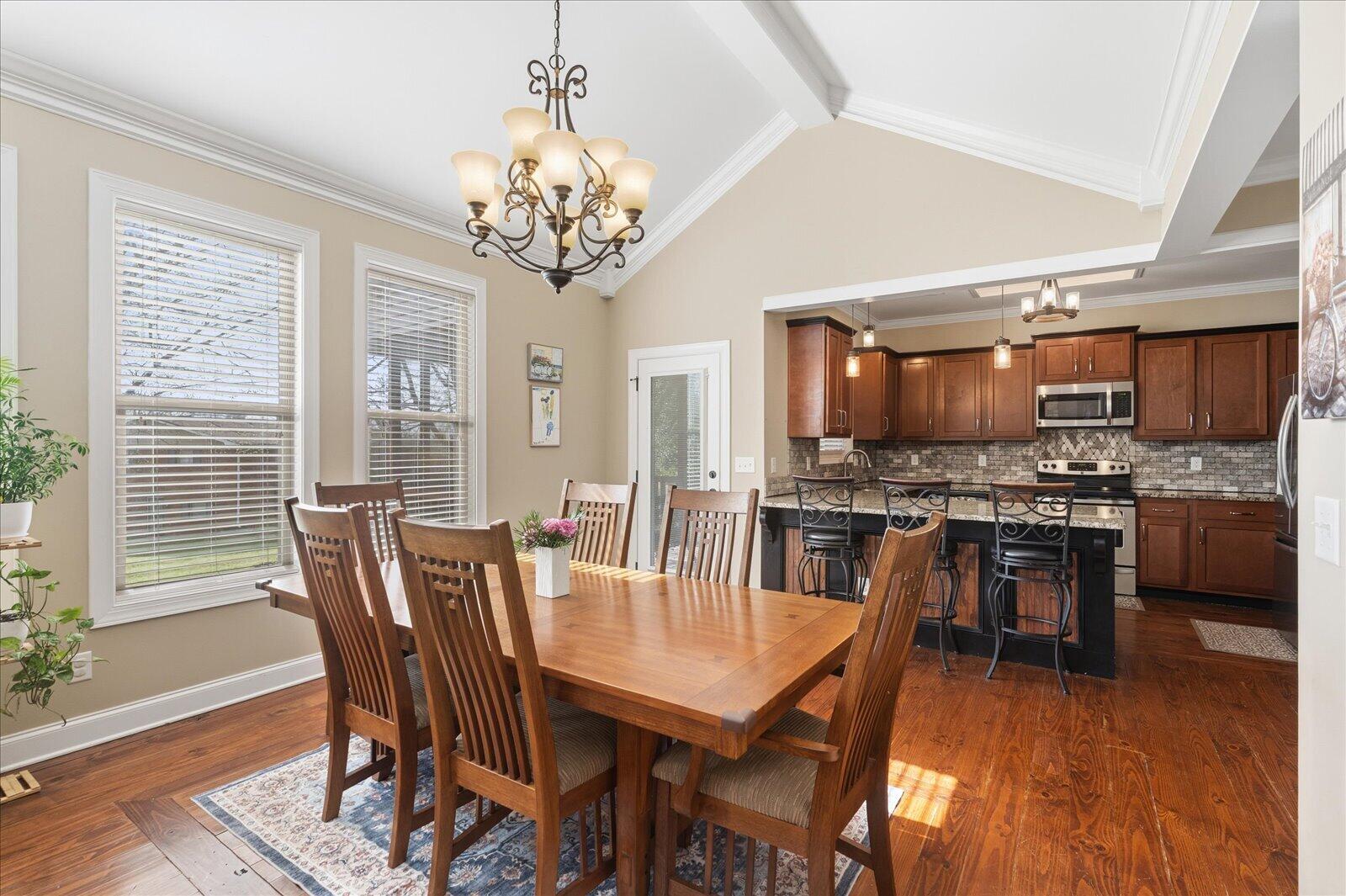 2322 Gale Lane