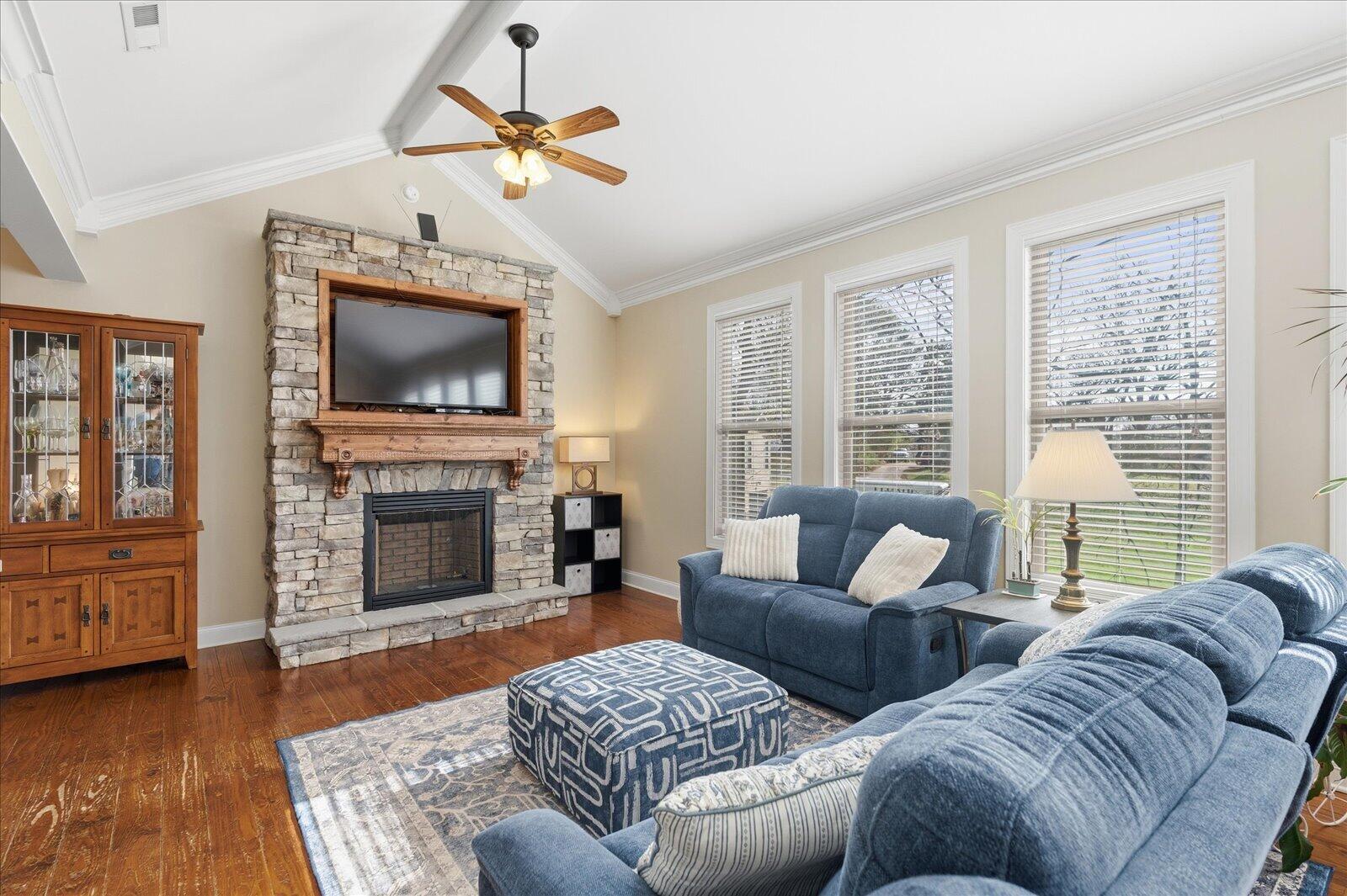 2322 Gale Lane