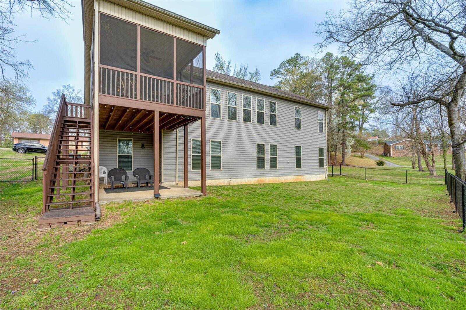 2322 Gale Lane