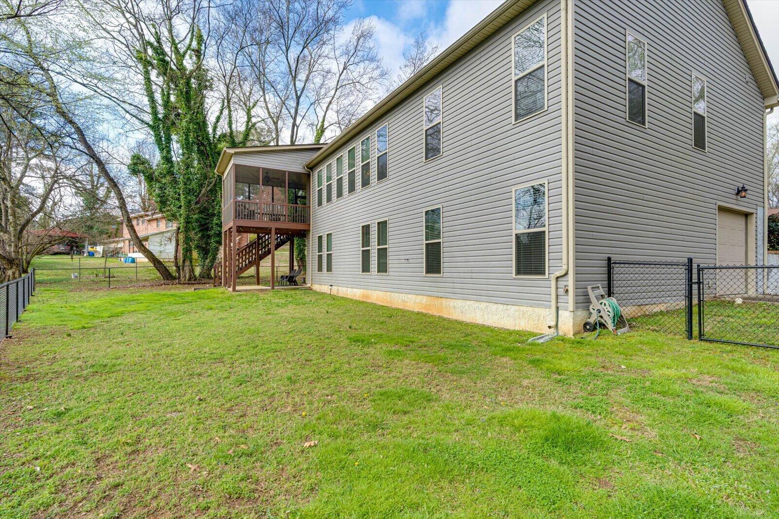 2322 Gale Lane