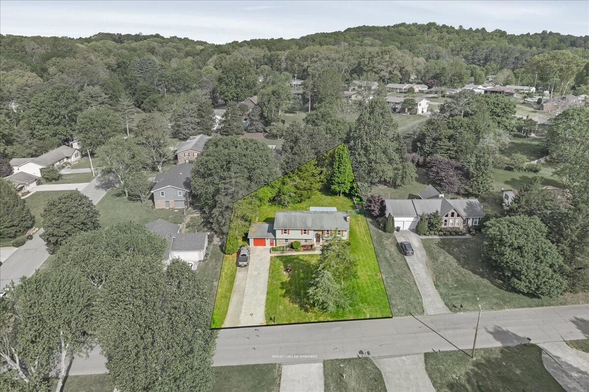1305 Ridgeway Circle