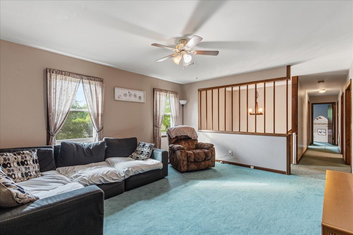 1305 Ridgeway Circle