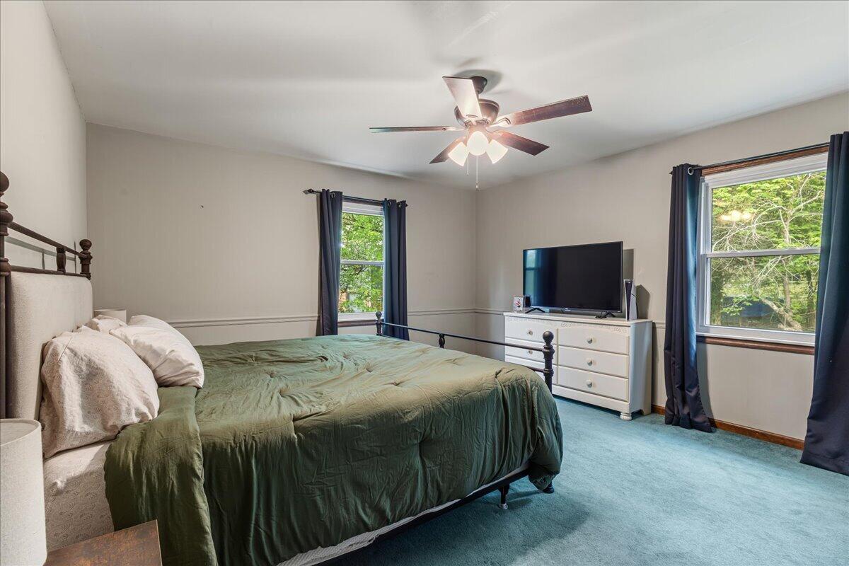 1305 Ridgeway Circle