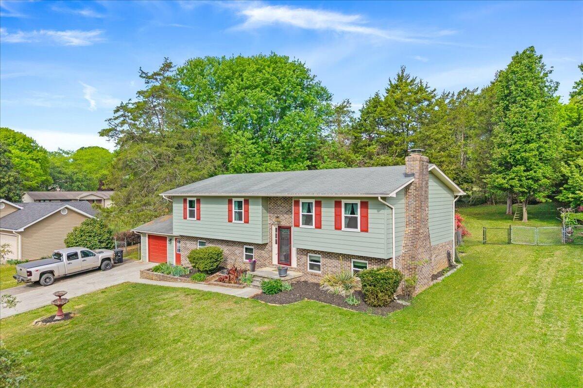 1305 Ridgeway Circle