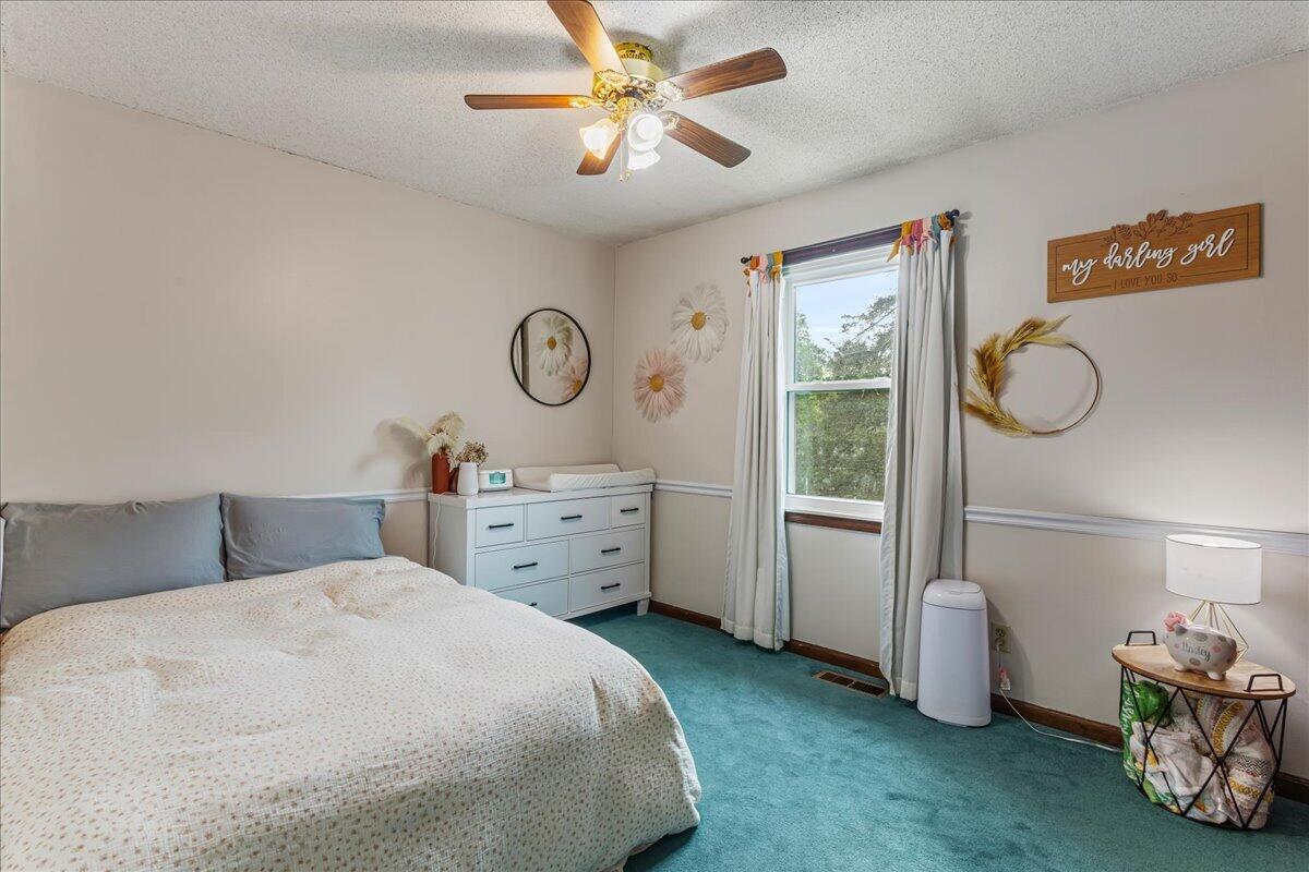 1305 Ridgeway Circle