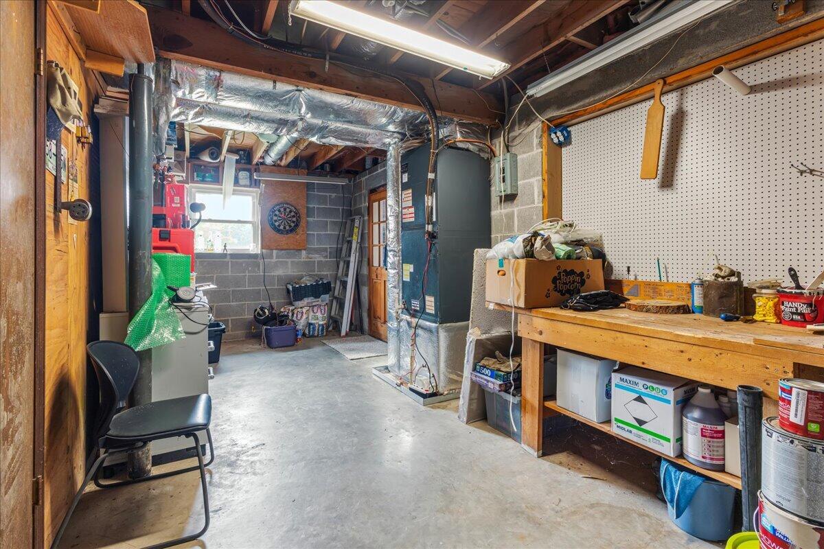 1305 Ridgeway Circle