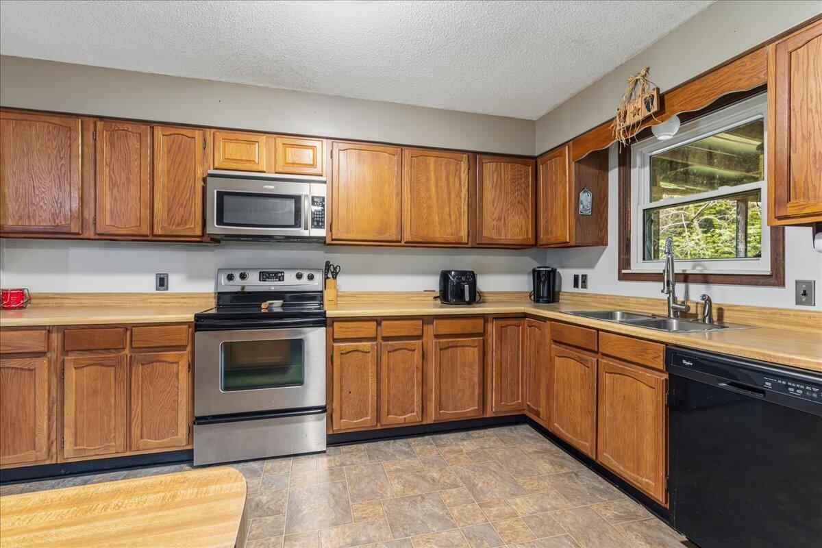 1305 Ridgeway Circle