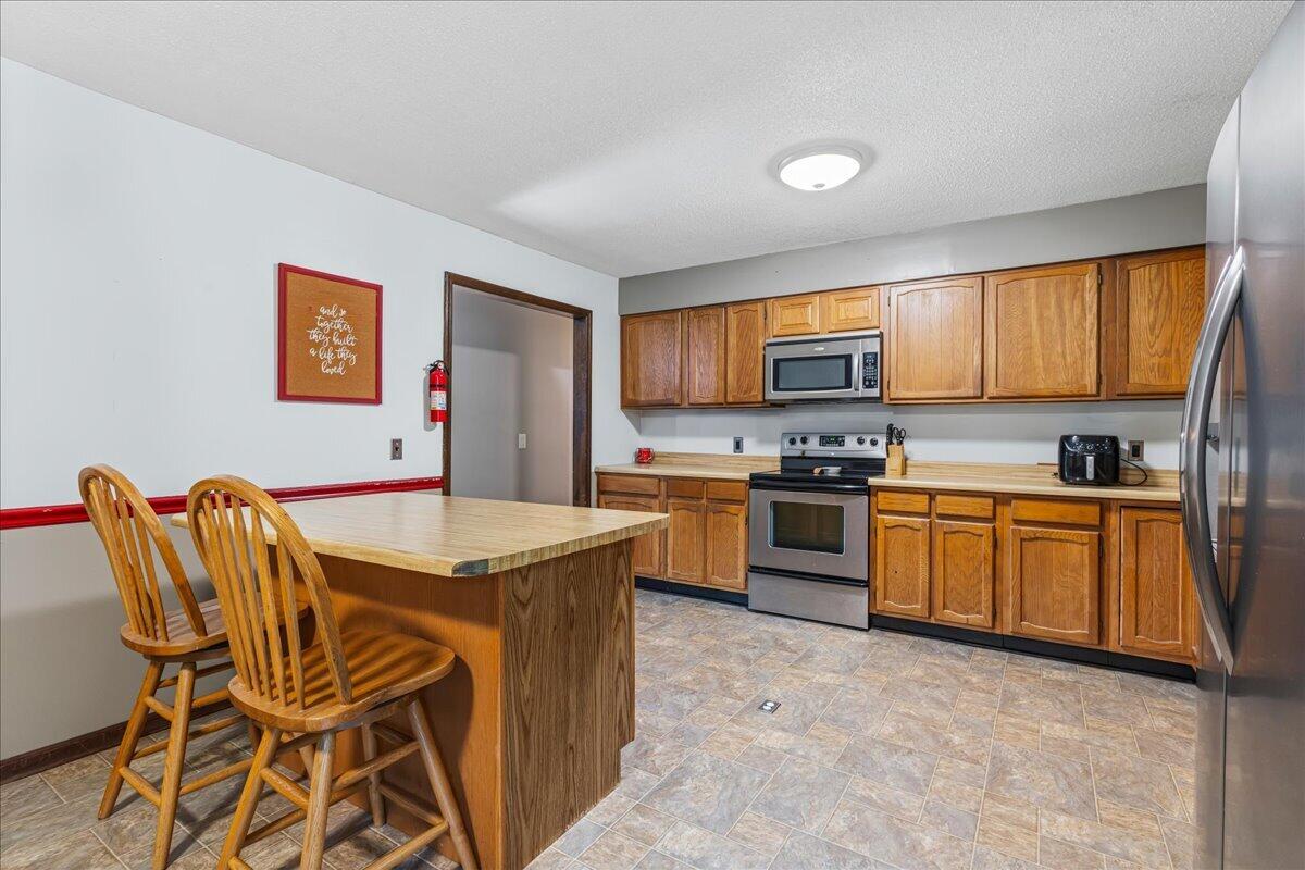 1305 Ridgeway Circle
