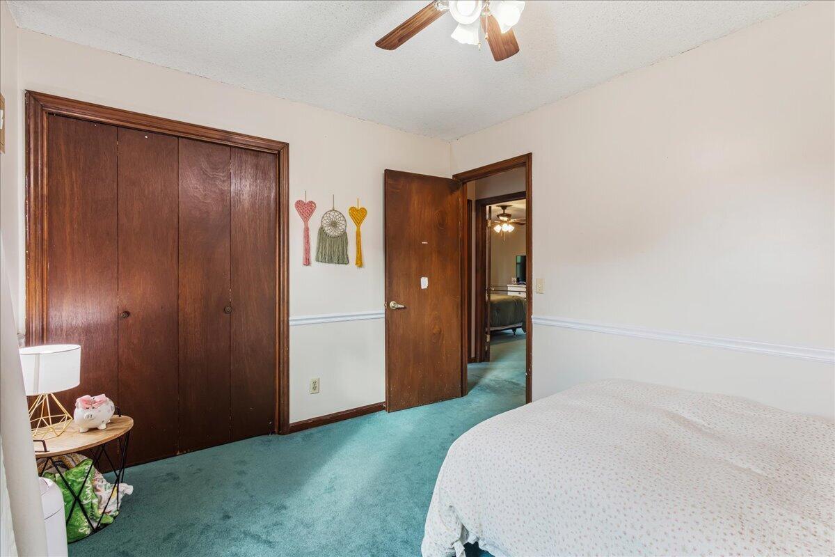 1305 Ridgeway Circle