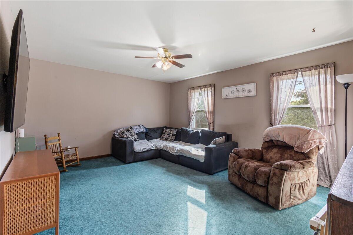 1305 Ridgeway Circle