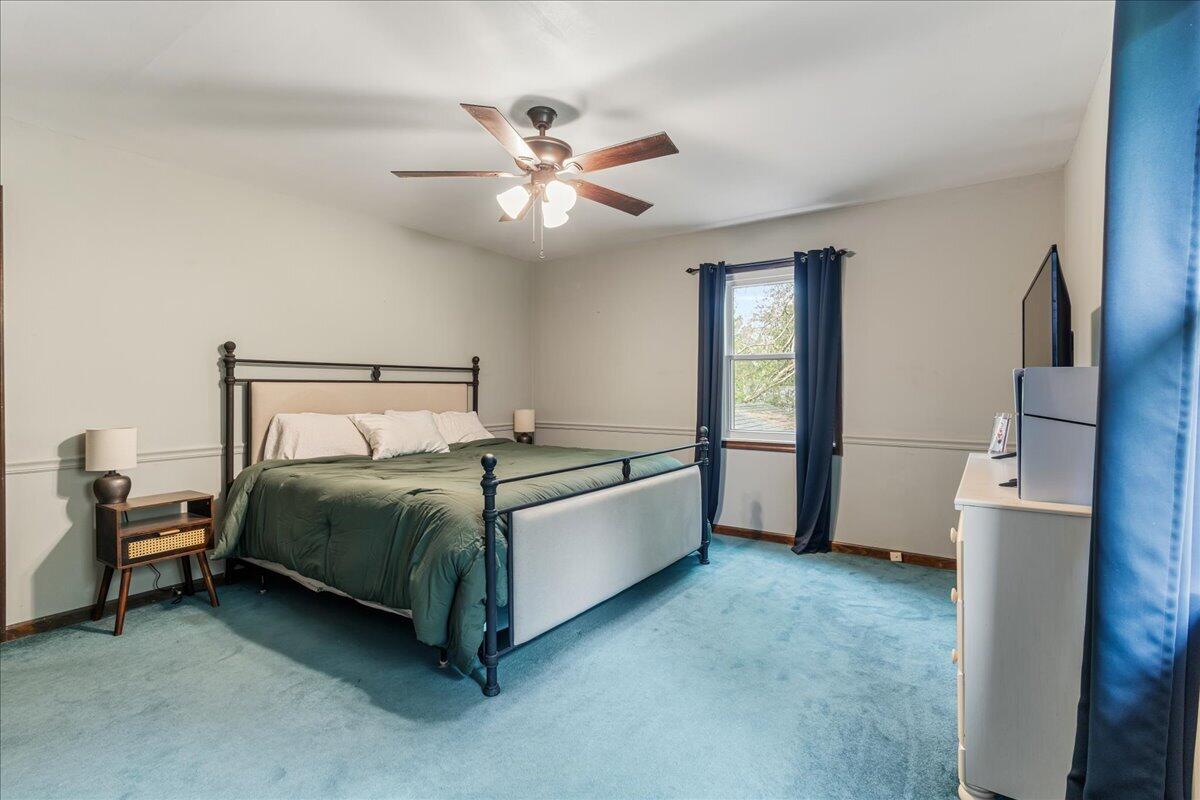 1305 Ridgeway Circle