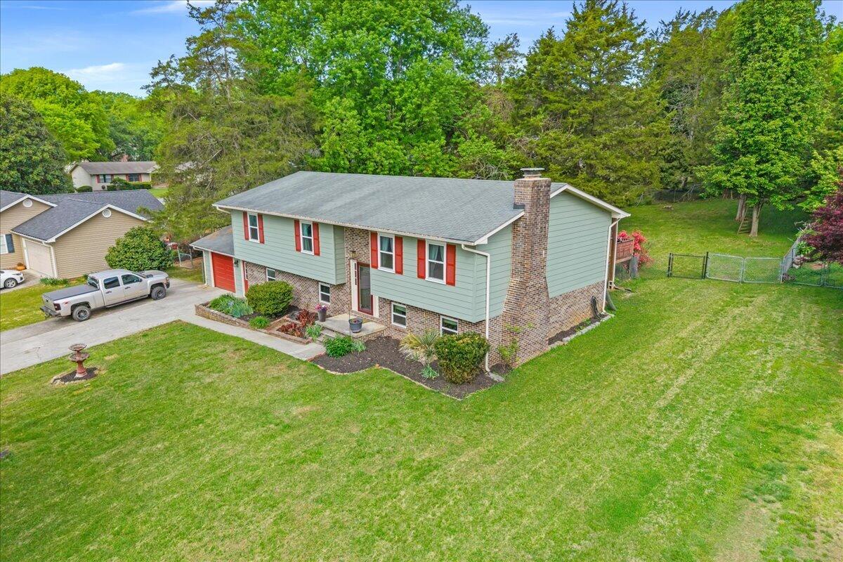 1305 Ridgeway Circle