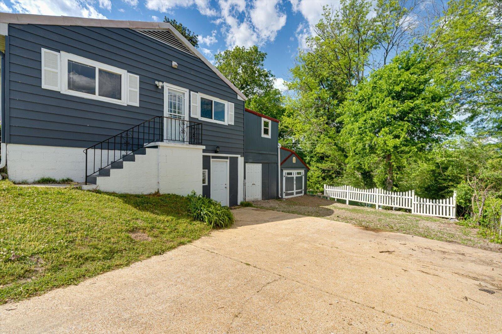 3825 Pin Oak Terrace