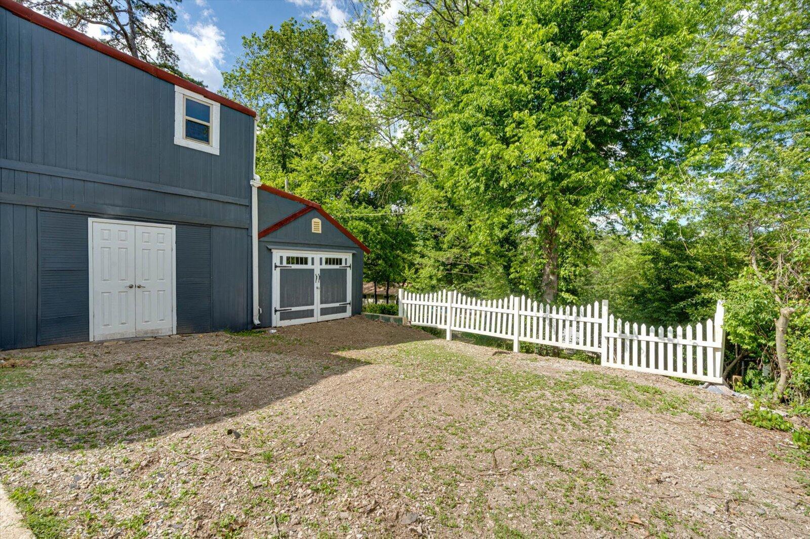 3825 Pin Oak Terrace