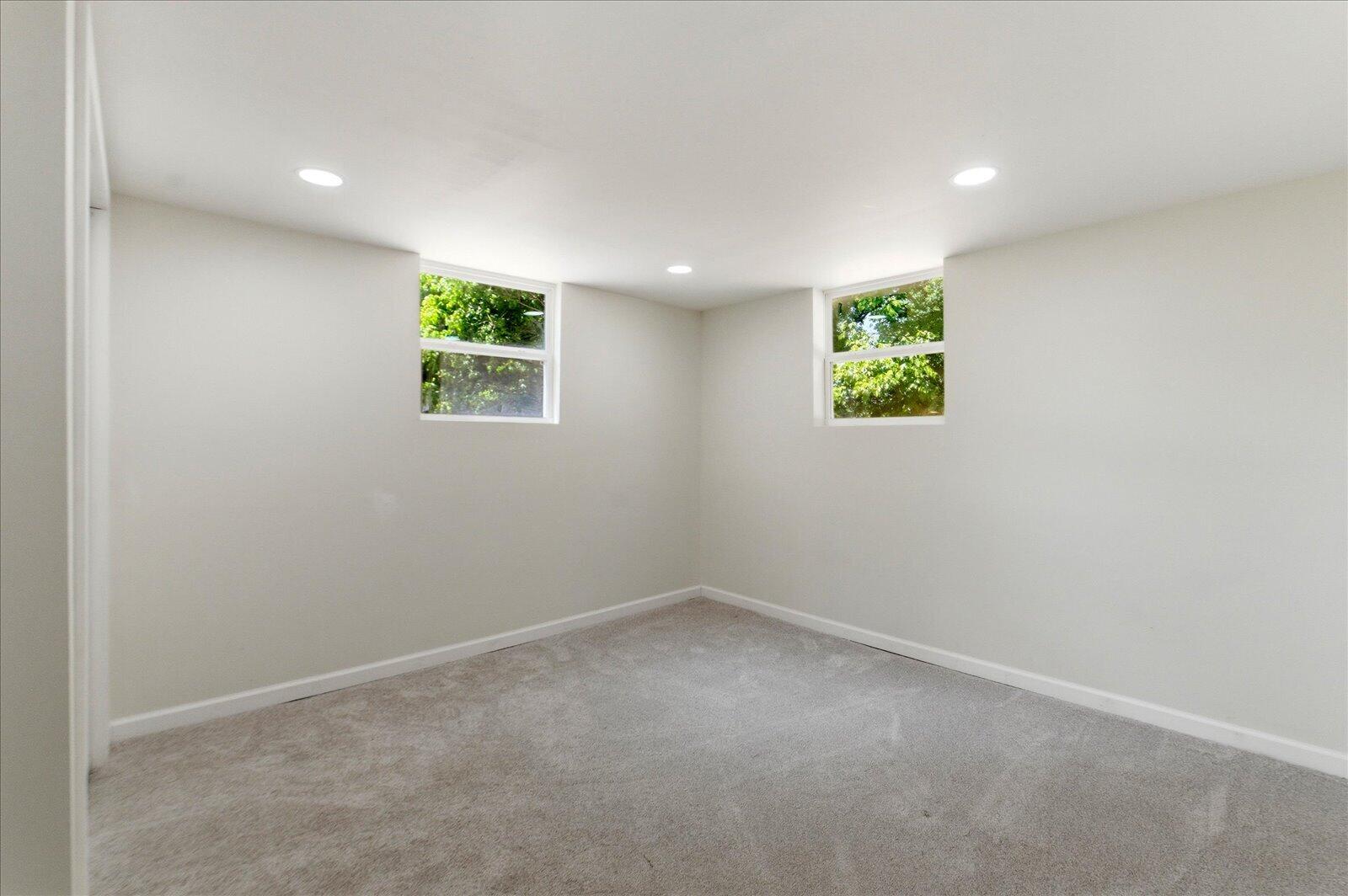 1435 Alley Street NE