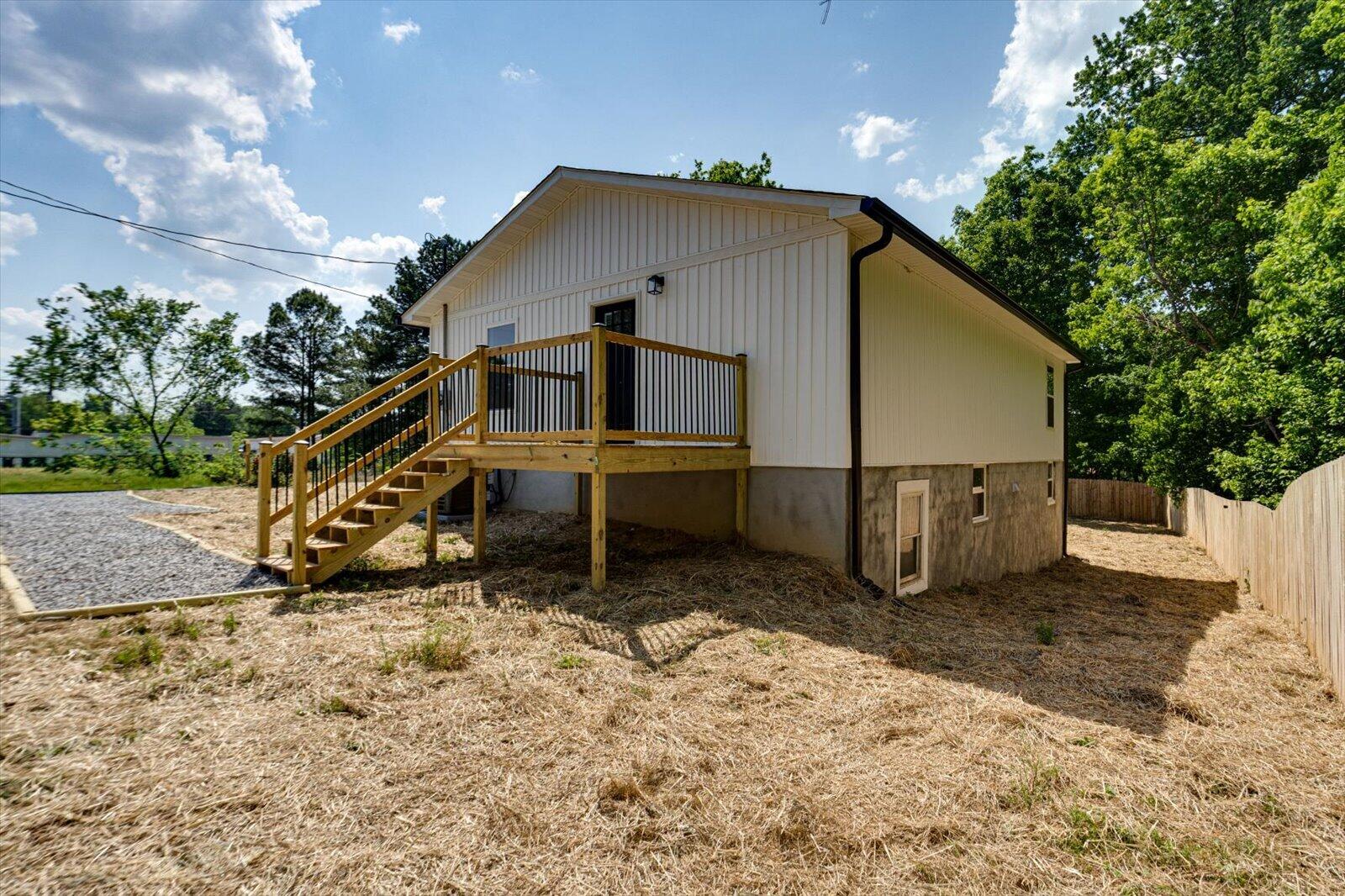 1435 Alley Street NE