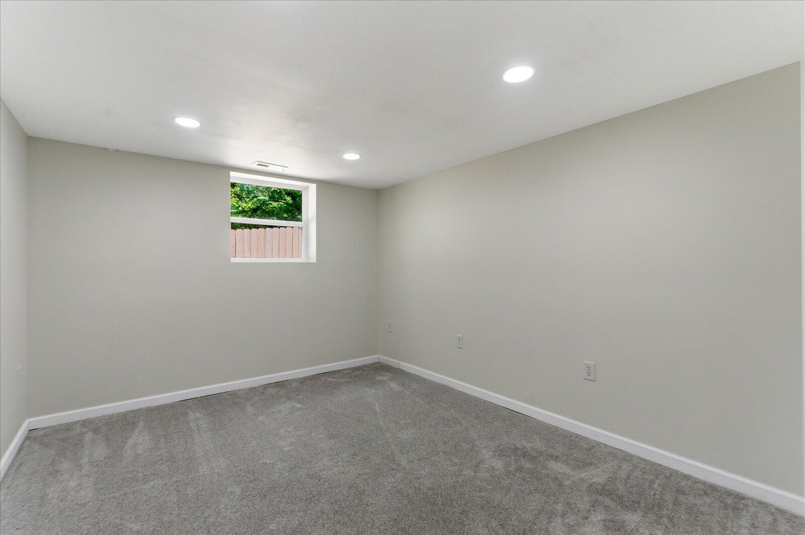 1435 Alley Street NE