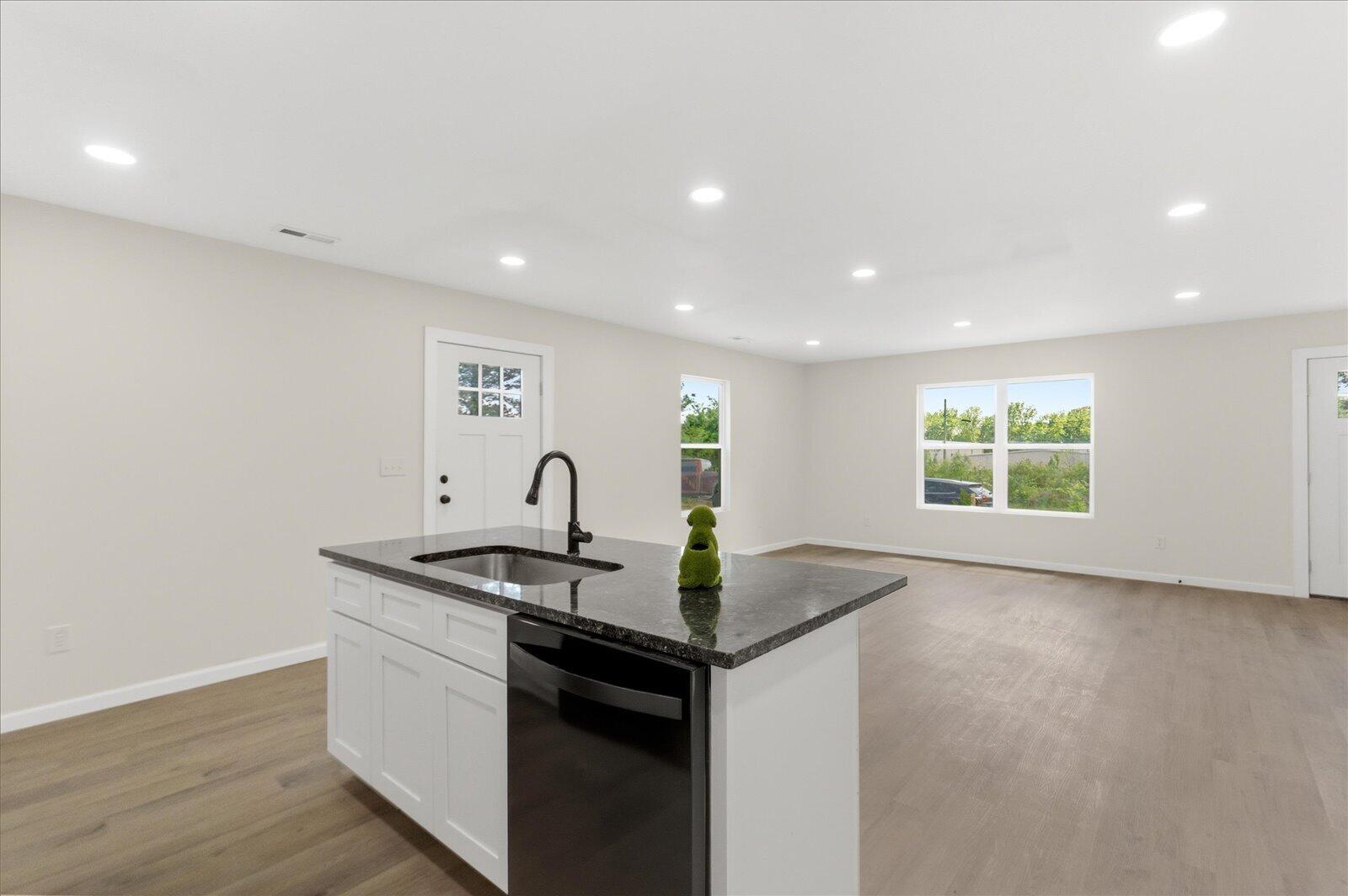 1435 Alley Street NE