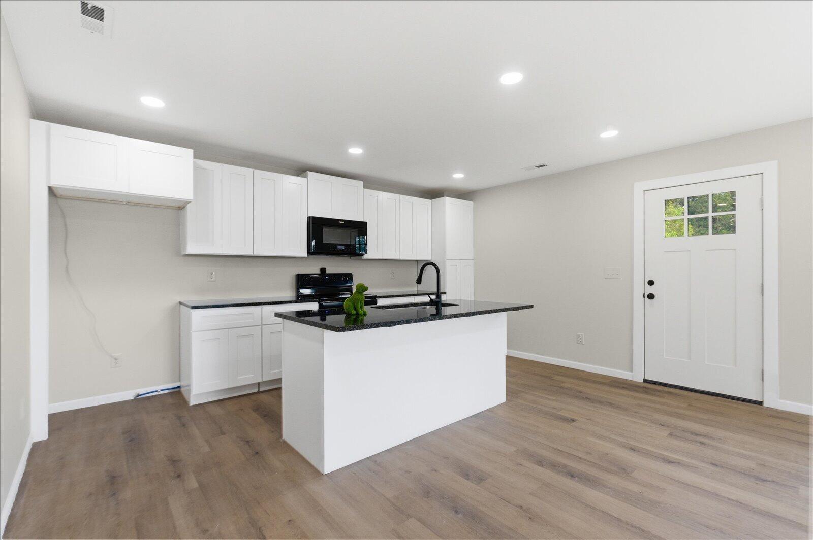 1435 Alley Street NE