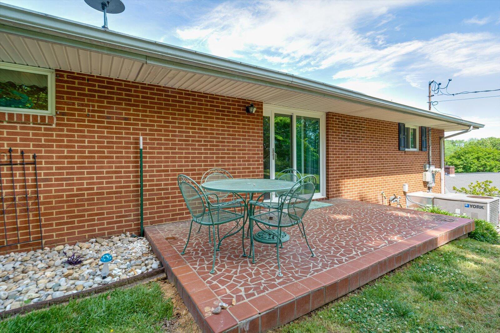 4022 Belvoir Pines Drive