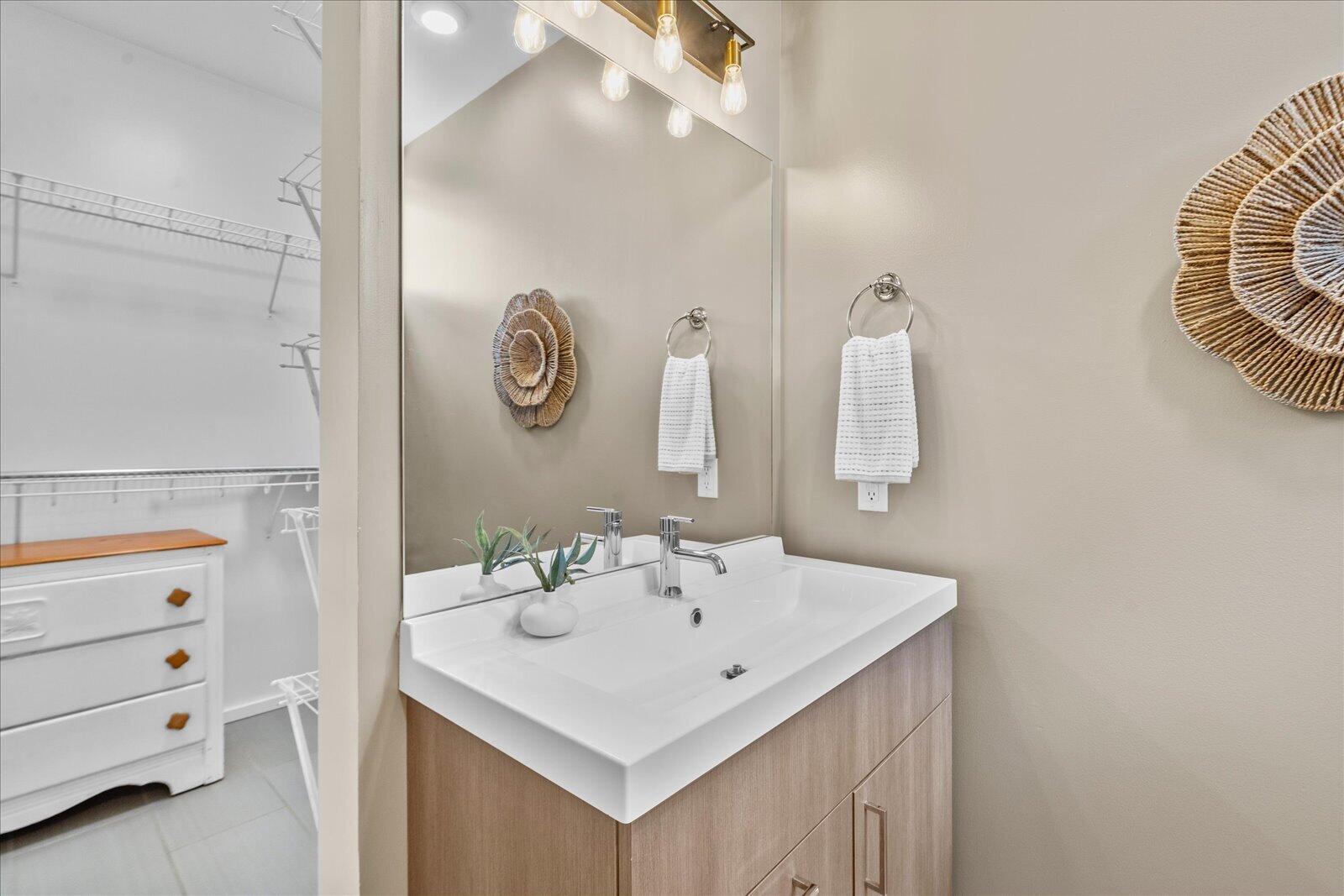 1647 Underwood Street