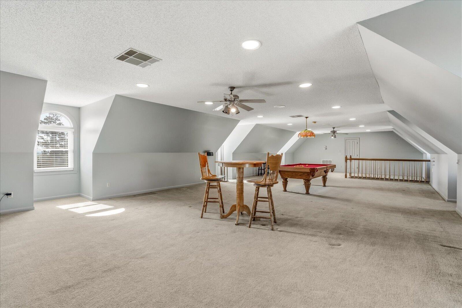 551 N Crest Court