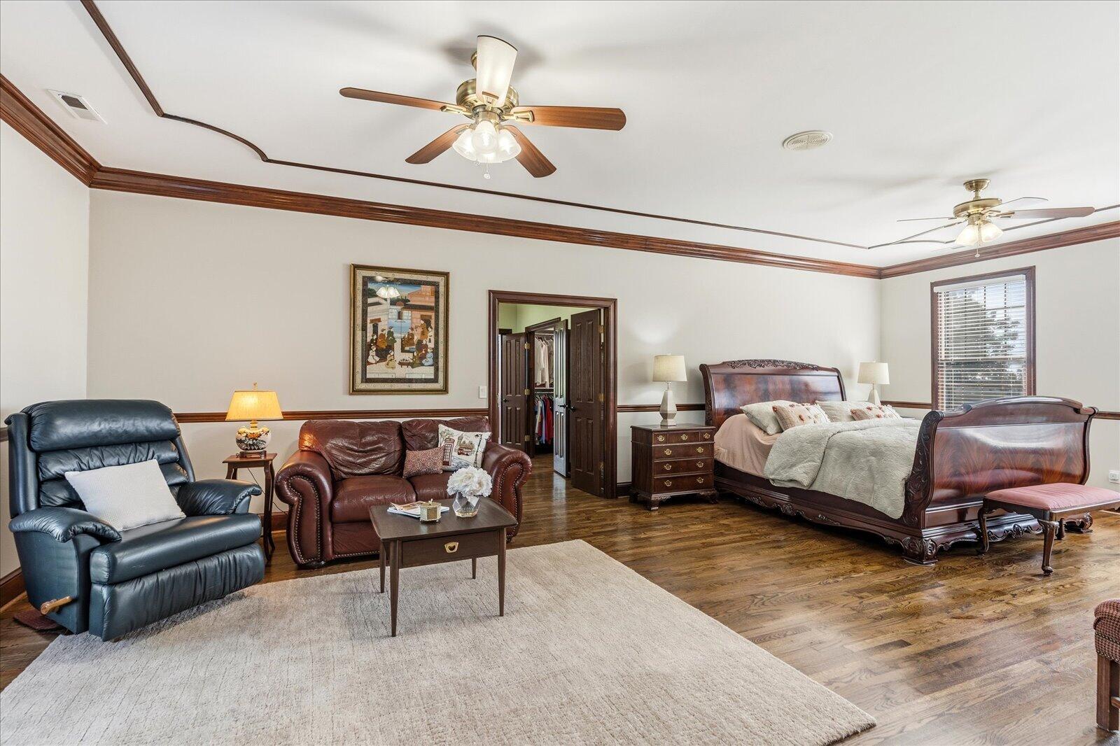 551 N Crest Court