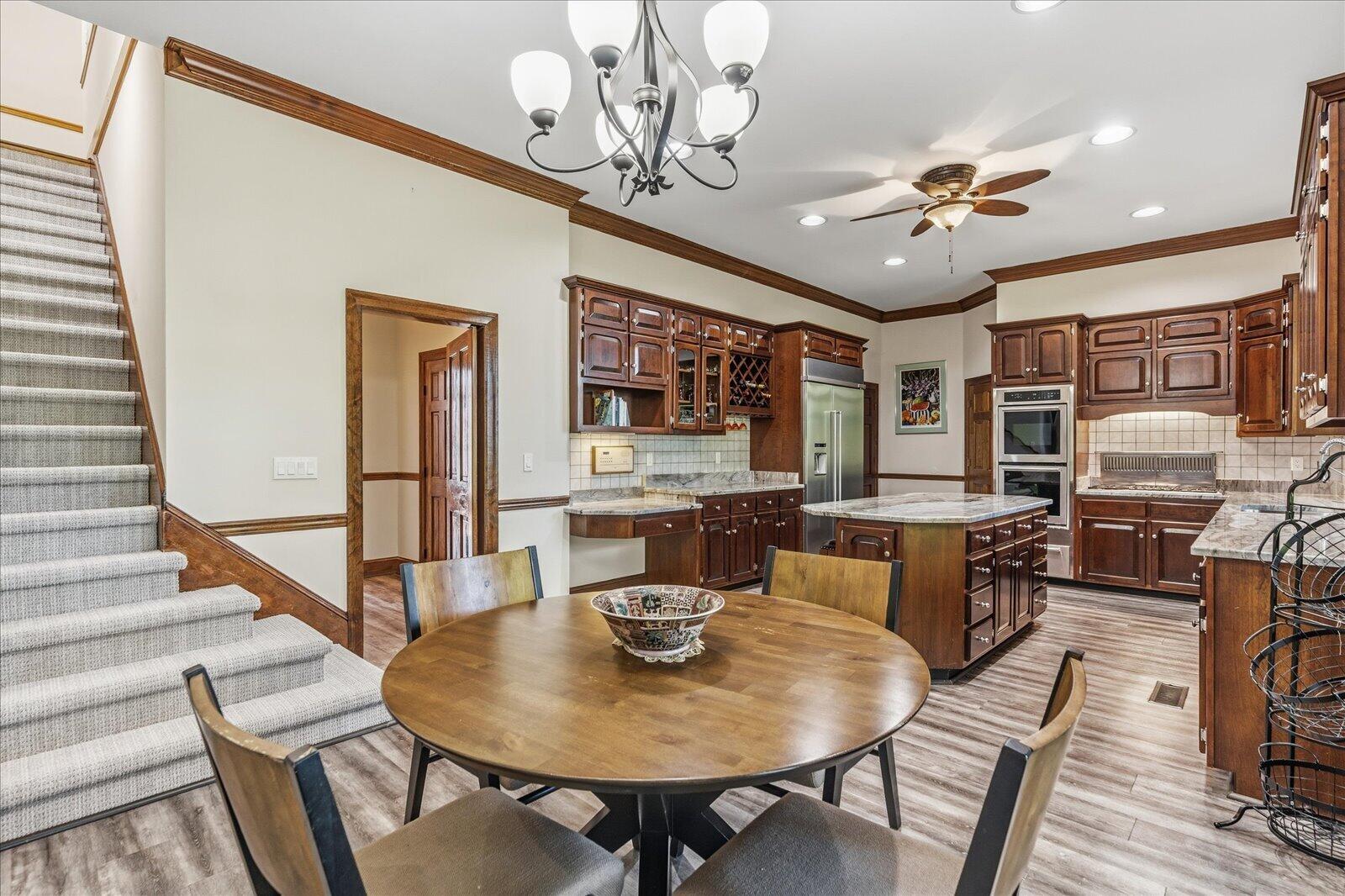 551 N Crest Court
