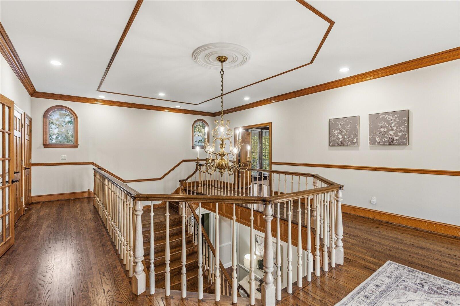 551 N Crest Court