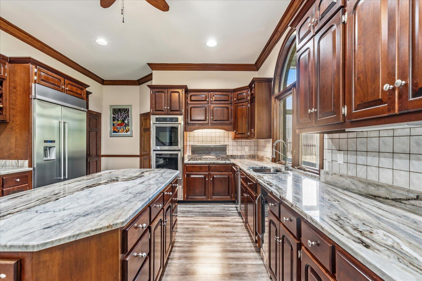 551 N Crest Court