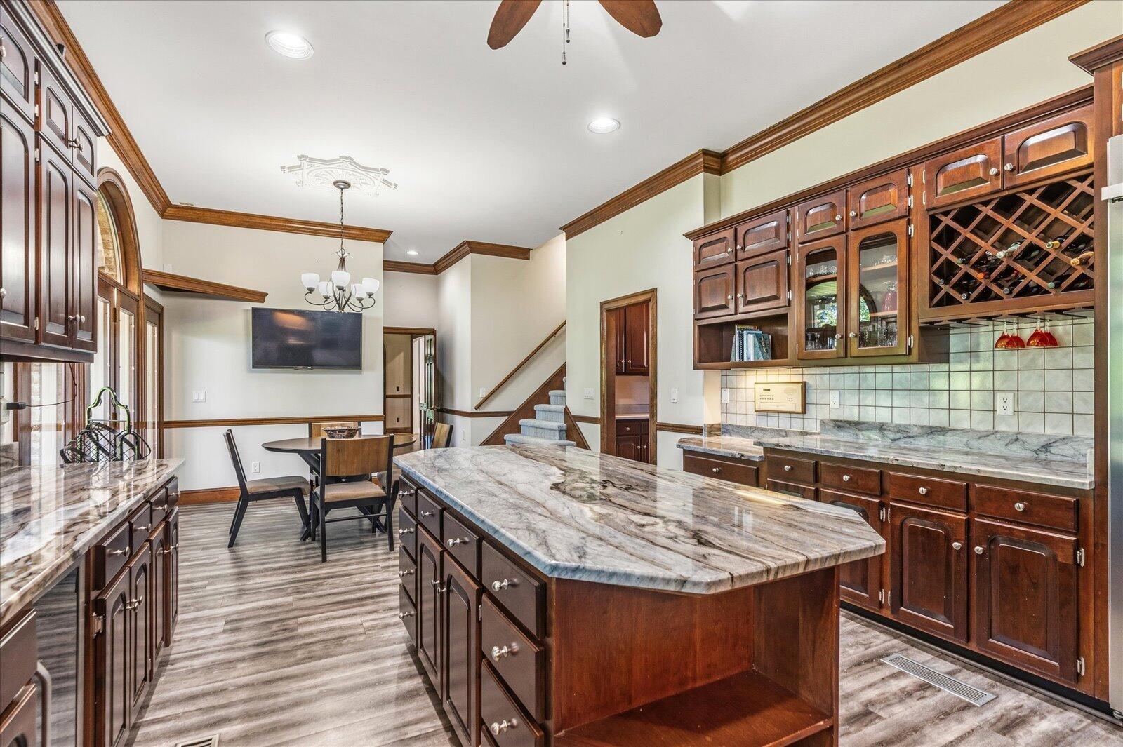 551 N Crest Court
