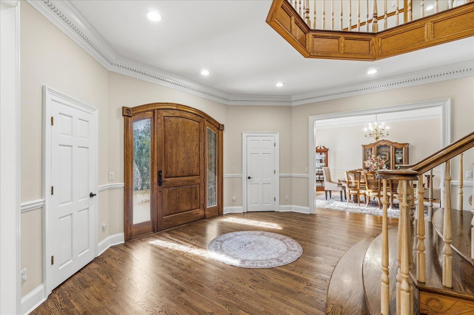 551 N Crest Court
