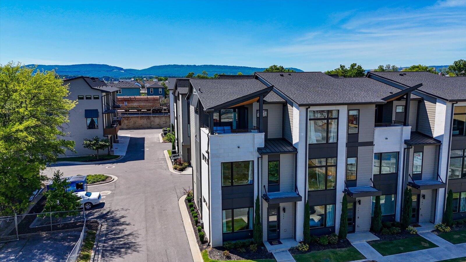 697 Burnside Place